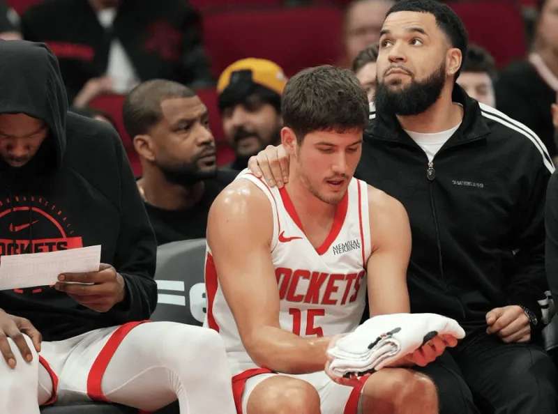 开云-火记：火箭近两场合计让对手抢到了36个前场板+投中36记三分